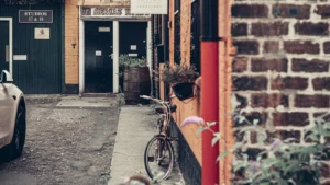The Hidden Lane: Glasgow nasconde un intero villaggio dietro un close