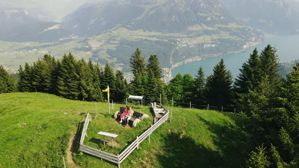 Panorama del lago dei Quattro Cantoni e delle montagne dal Gottertli